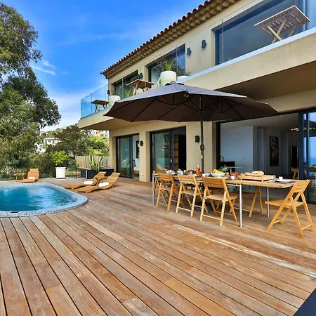 Lägenhet 5* With Panoramic Sea View, Hammam, Pool-spa Le Rayol-Canadel-sur-Mer